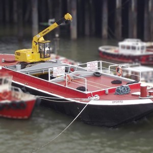 Oporto - Crane Barge | Thameside Services Marine Ltd